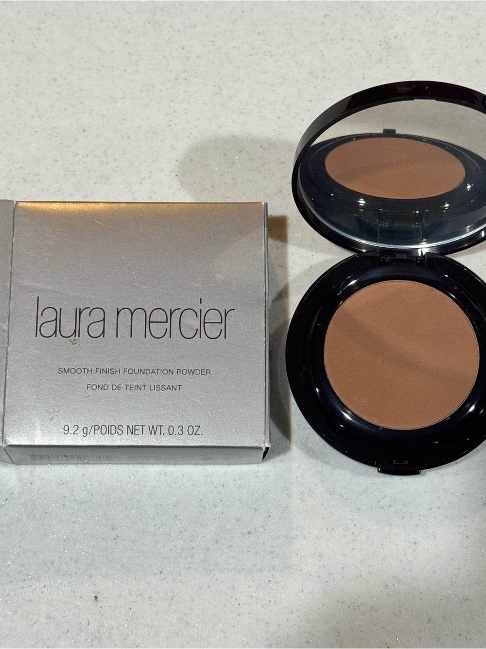 Laura Mercier Smooth Finish Foundation Powder - 19